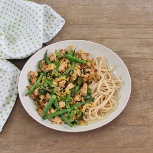 Chicken stir fry with green beans and noodles